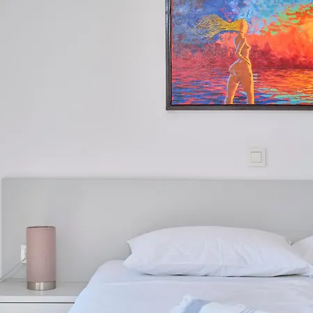 Sunshine Apartment *