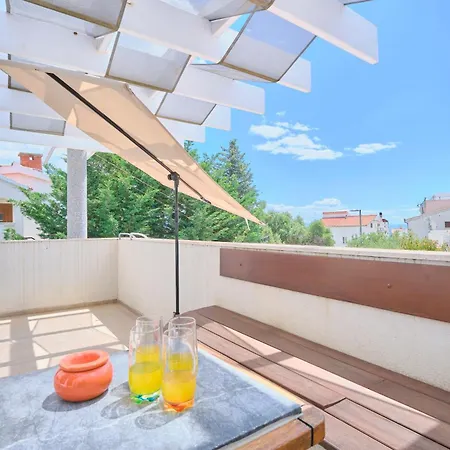 Sunshine Apartment