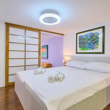 Sunshine Apartment *